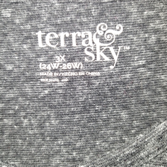 Terra & Sky grey t-shirt floral and glitter design - Picture 2 of 3